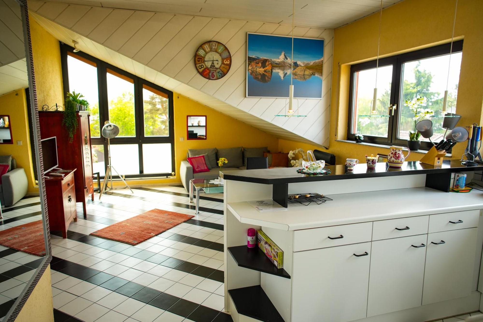 Schoenes Studio In Der Rheinebene, Zentral Gelegen Rheinstetten Extérieur photo
